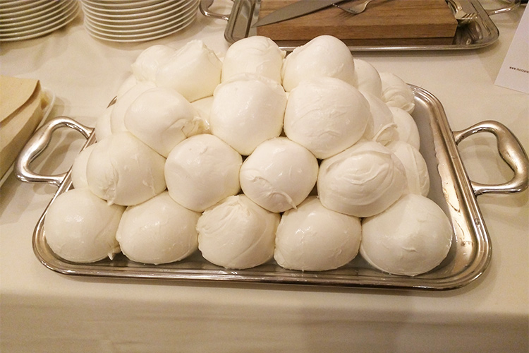 Successo per la tappa milanese di Lsdm  Protagonisti la pizza e i prodotti campani