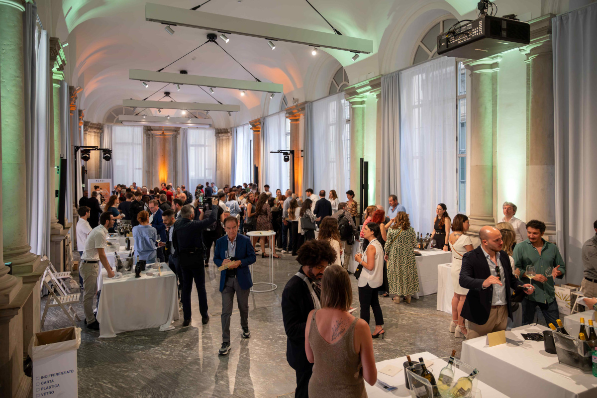 Lugana, un viaggio tra arte, design e vino: a Milano un evento dedicato