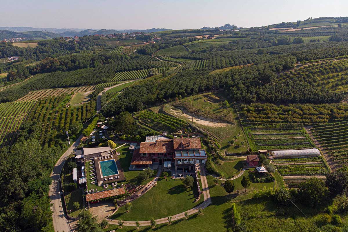 Vista aerea de La Madernassa. Intorno al complesso dovrebbe sorgere un parco di 15mila mq La Madernassa conferma le due stelle Michelin e rilancia, ma manca il cuoco titolare