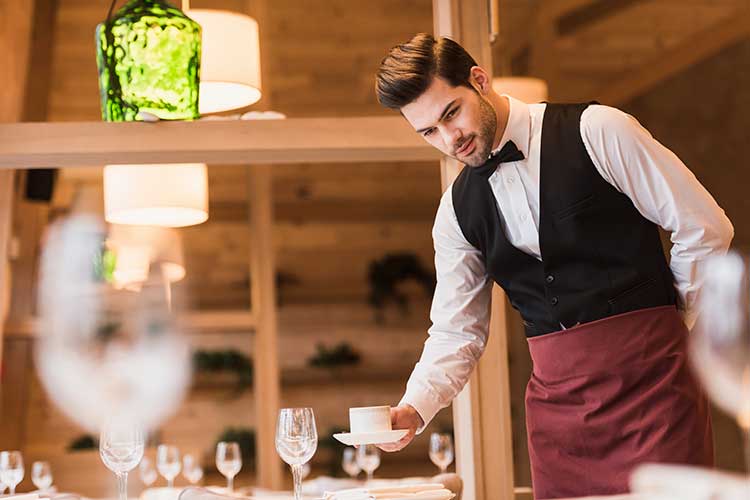 Mancia al ristorante: ecco i Paesi nel mondo in cui è di regola lasciarla