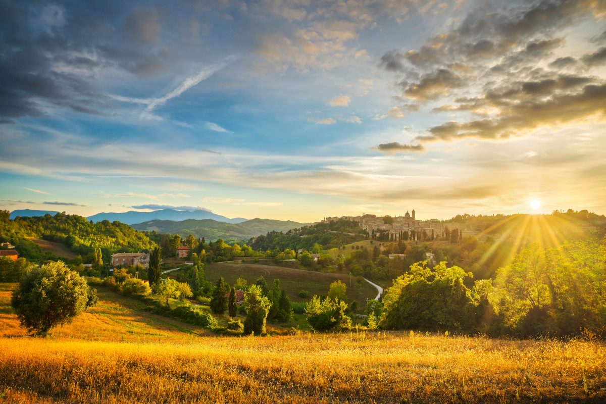 I meravigliosi paesaggi naturali della zona di Urbino, nelle Marche Turismo regione Marche (da finire)