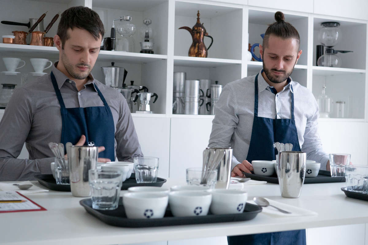 Caffè: gli strumenti essenziali per gli assaggiatori professionisti