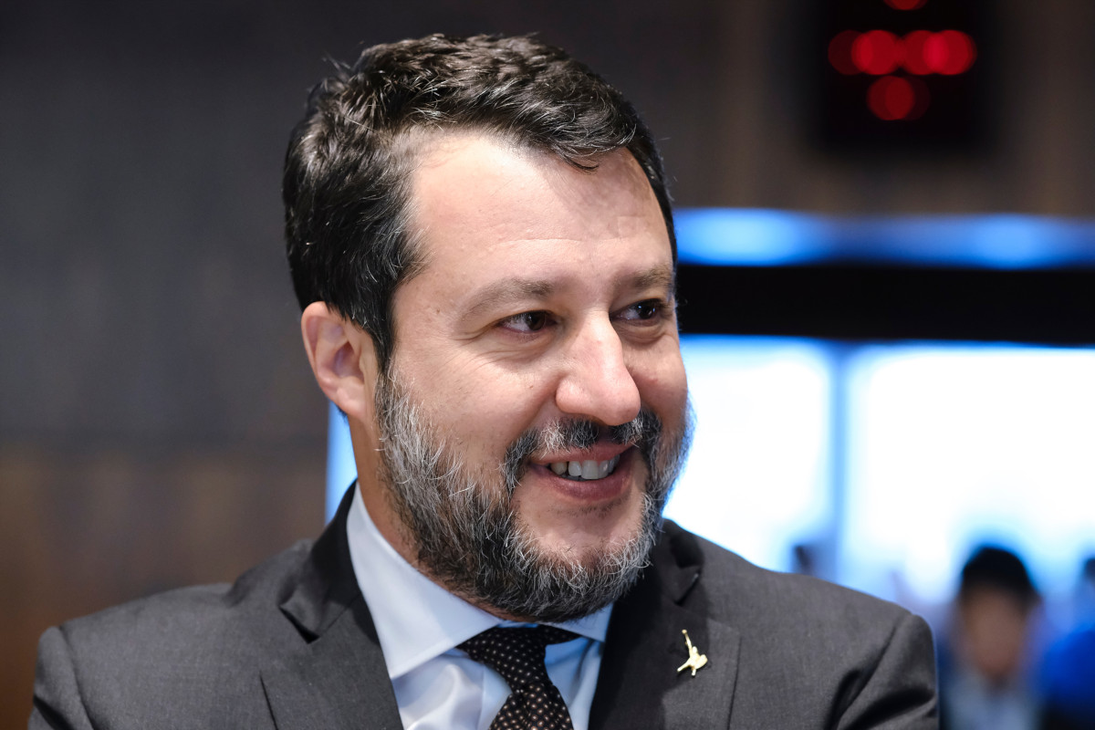 Caro voli, Salvini: «Sanzioni più severe per le pratiche commerciali scorrette»