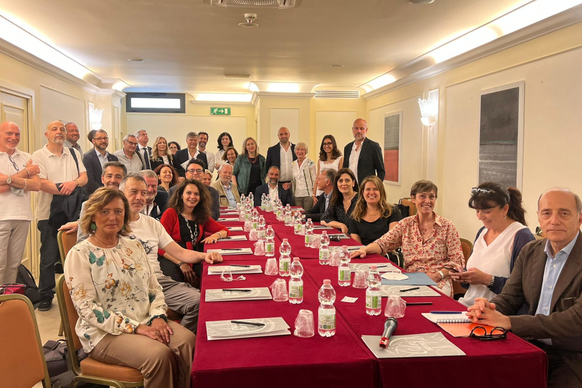  Nella foto, a destra, in primo piano, Francesco Tapinassi, direttore scientifico di Bto I viaggi del futuro saranno... nel Metaverso