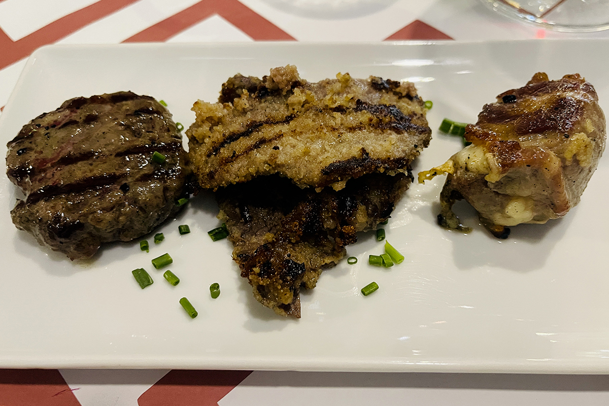 Il ristorante della ex calciatrice Donatella Bova dove la carne gioca in casa Il ristorante della ex calciatrice Donatella Bova dove la carne gioca in casa