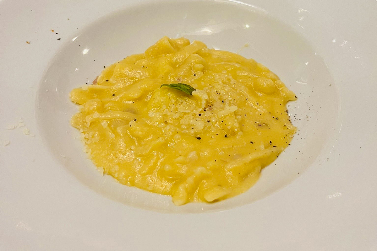 Il ristorante della ex calciatrice Donatella Bova dove la carne gioca in casa Il ristorante della ex calciatrice Donatella Bova dove la carne gioca in casa