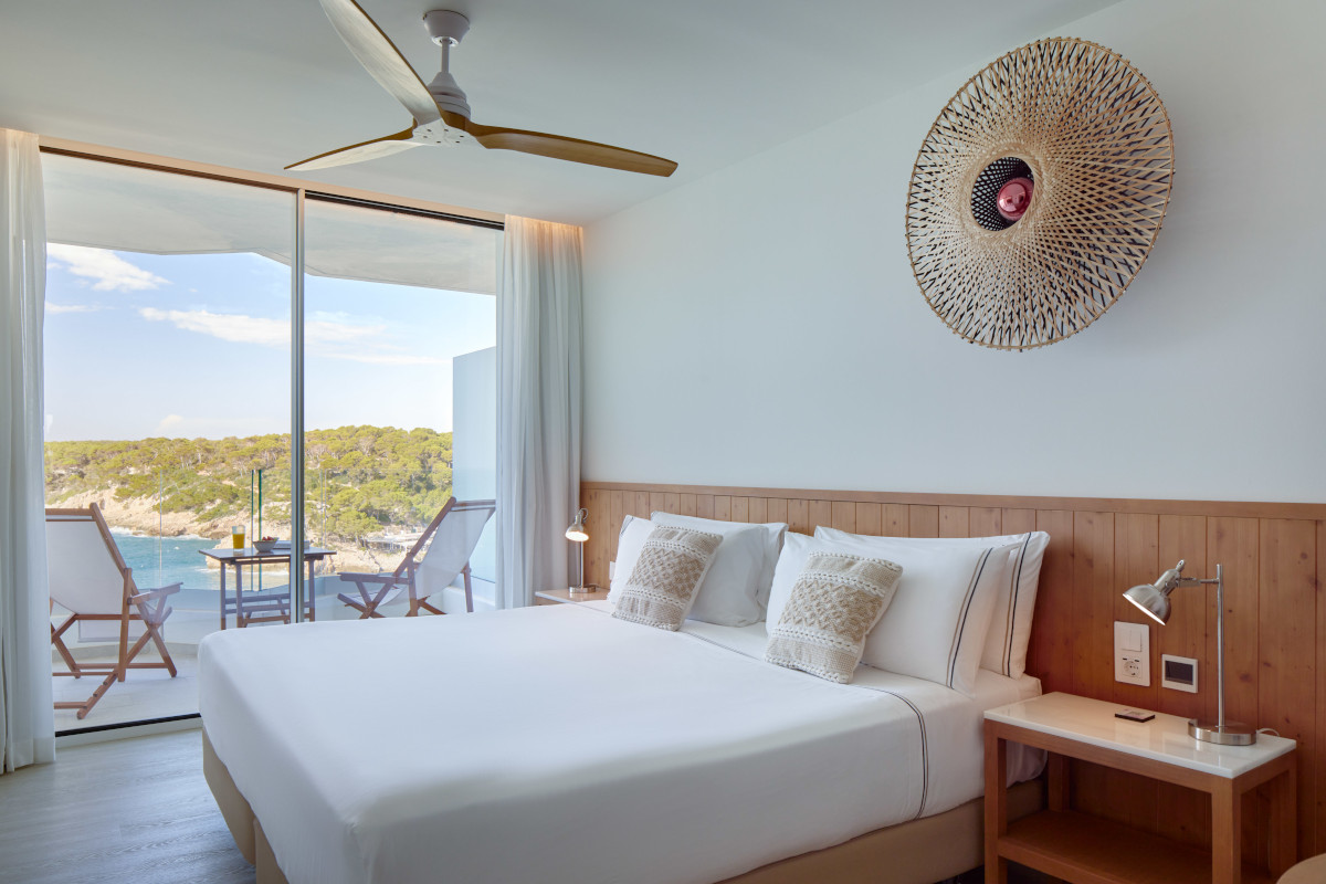 Vacanze a Minorca, i consigli per dormire e mangiare lontano dagli all-inclusive