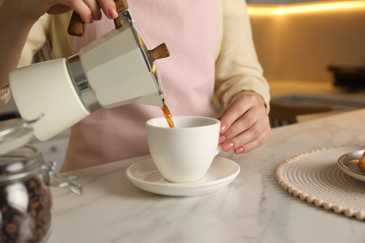 Moka perfetta: ecco i gesti sbagliati che rovinano il caffè (e come evitarli)