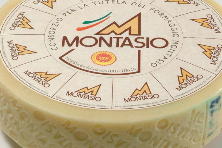 Montasio Dop Montasio Fontina e Pecorino di Filiano come è meglio abbinarli sul tagliere?