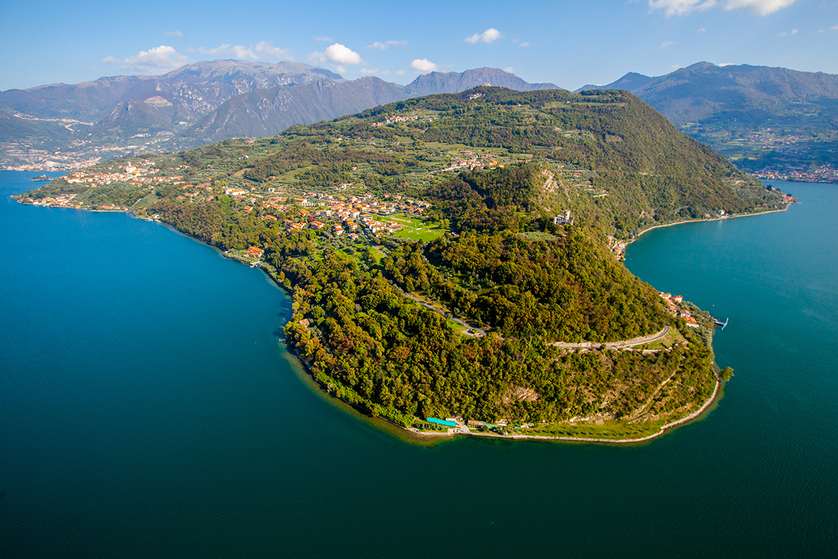 Lago d'Iseo, a Montisola no a bici e monopattini per i turisti nei weekend