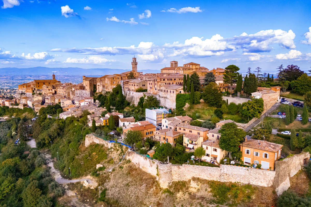 £$L'Italia del vino:$£ l'essenza del Nobile di Montepulciano in tre calici 