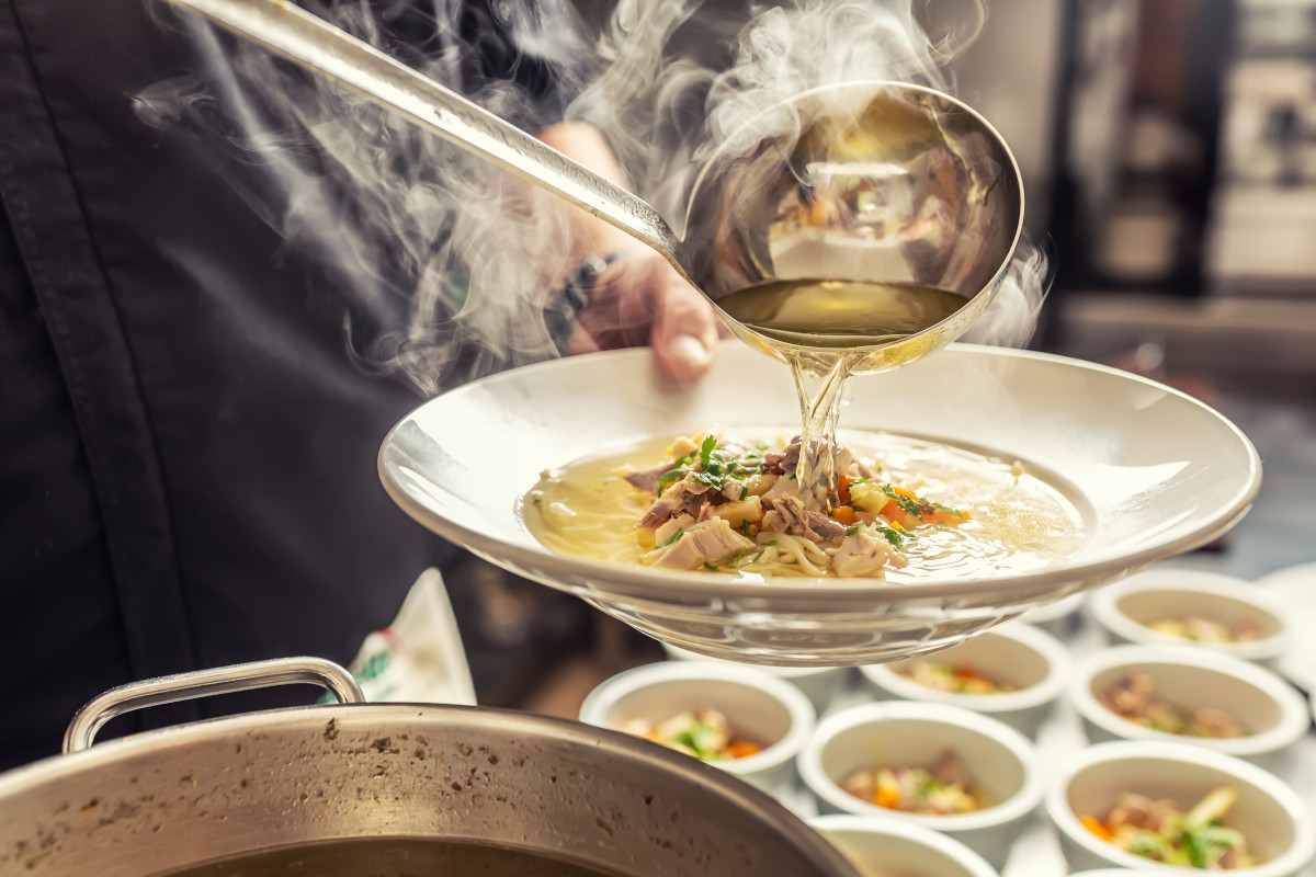 Il piatto cinese preferito dalla premier Giorgia Meloni? I noodles in brodo