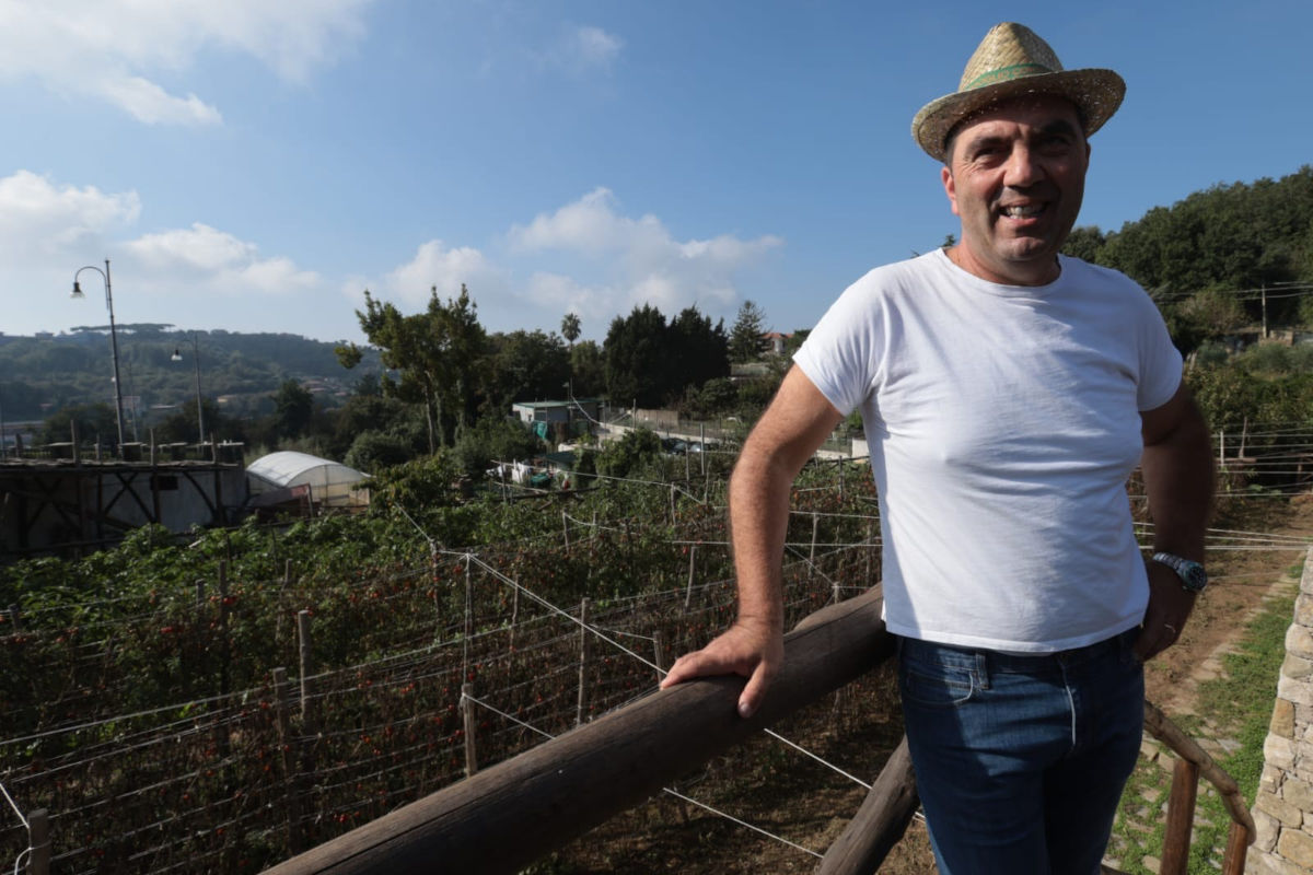 Mimmo De Gregorio del ristorante Lo Stuzzichino in visita all'Orto Ghezi 