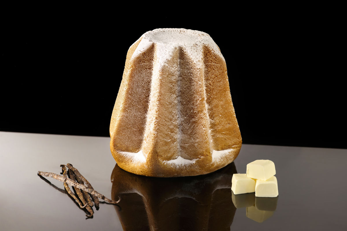 Il pandoro è un dolce molto calorico Pandoro o panettone? Quale scegliere come strappo alla dieta?