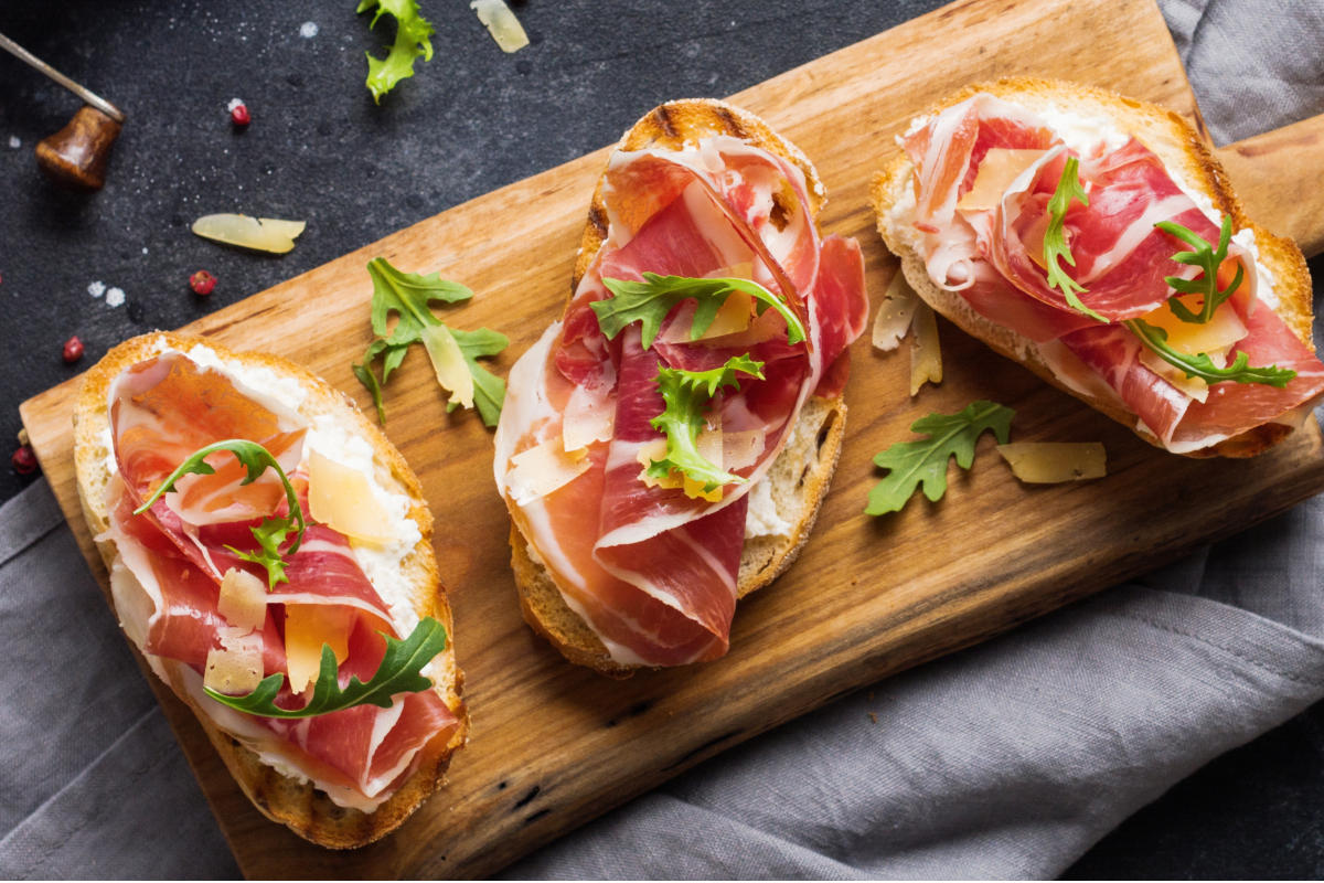 Il pane con affettati come antipasto, secondo leggero o merenda [Pane] e obiettivo [Unesco]. La Fipe scende in campo per &quote;unire&quote; tutta la ristorazione