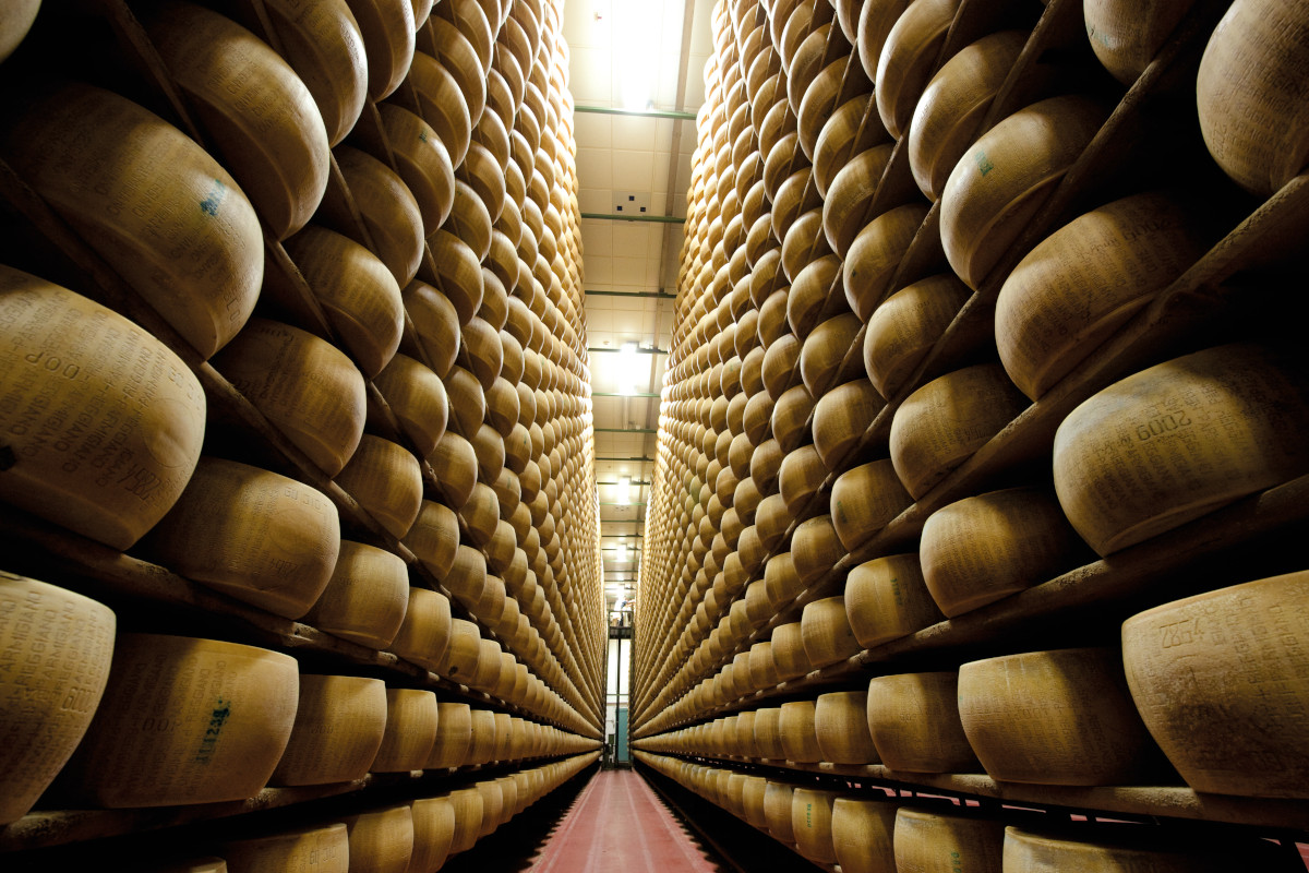 Parmigiano Reggiano: nel 2022 vendite cresciute del 3%