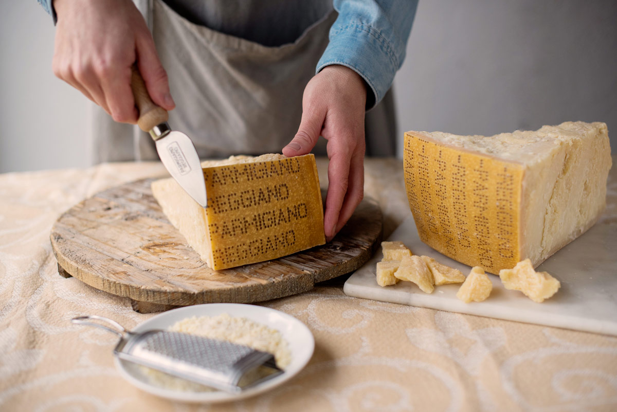 Il Parmigiano Reggiano al centro della scena: tutte le biodiversità della Dop in mostra alla fiera