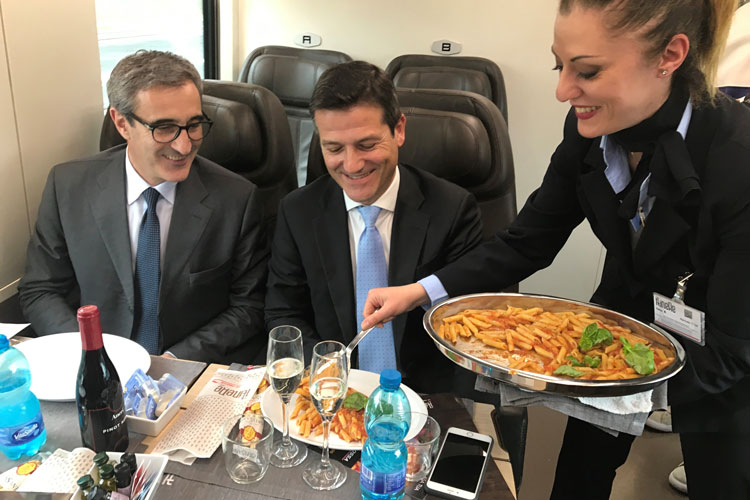 (Sul Frecciarossa la pasta cotta al momento Il nuovo servizio simbolo dell&rsquo;italianit&agrave;)
