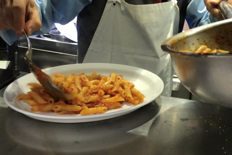 (Sul Frecciarossa la pasta cotta al momento Il nuovo servizio simbolo dell&rsquo;italianit&agrave;)