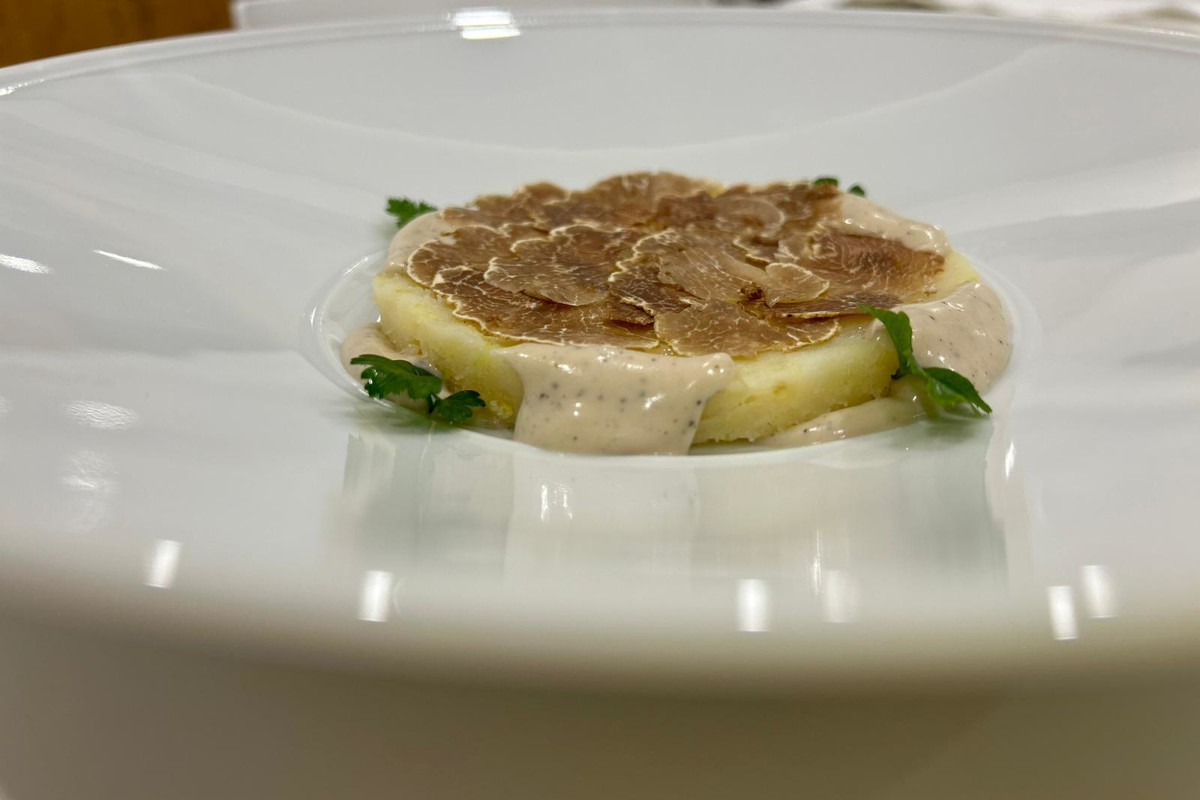 Patate sotto la cenere con tartufo bianco pregiato di Pergola