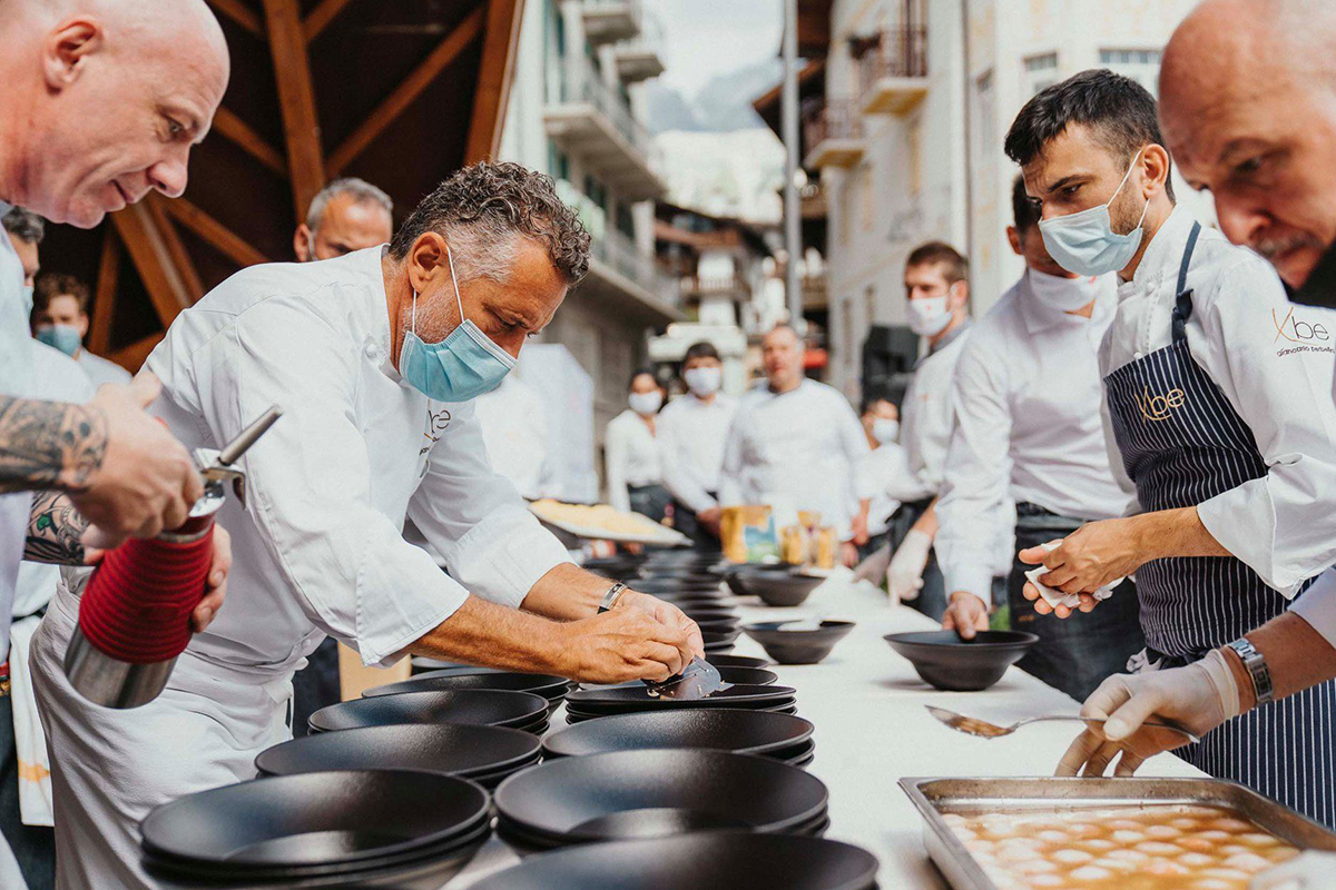 Un po' cuoco, un po' pasticcere, un po' imprenditore Giancarlo Perbellini, lo chef-imprenditore che sfida la pandemia