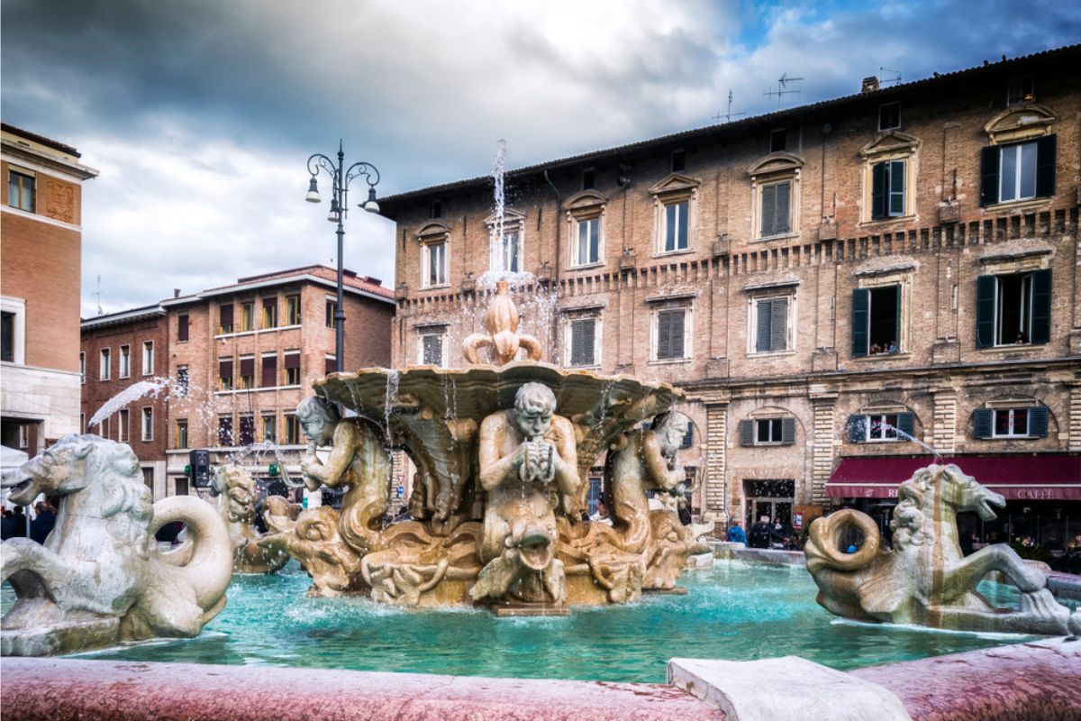 Margherita, uovo sodo e maionese: a Pesaro la Rossini è la regina delle pizze