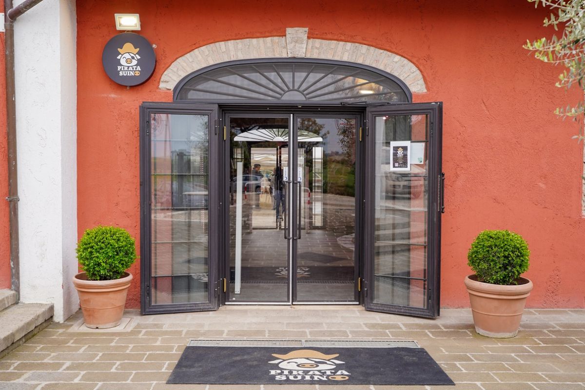 Pirata Suino: a Roma un allevamento etico e un circolo virtuoso del cibo Pirata Suino: a Roma un allevamento etico e un circolo virtuoso del cibo