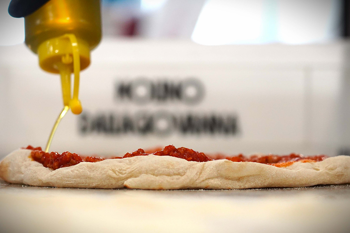 Le tre semifinali del contest si svolgono tra gougno e luglio in Calabria, Abruzzo ed Emilia Romagna Pizza Ambassador Molino Dallagiovanna: si entra nel vivo