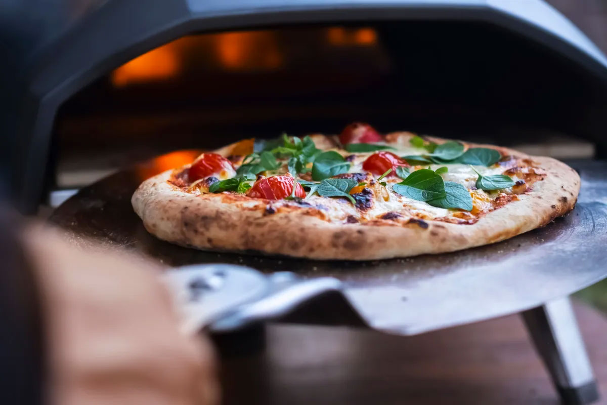 L'evoluzione di attrezzature e materie prime ha determinato il salto qualitativo  Pizza: successo unico per diverse interpretazioni