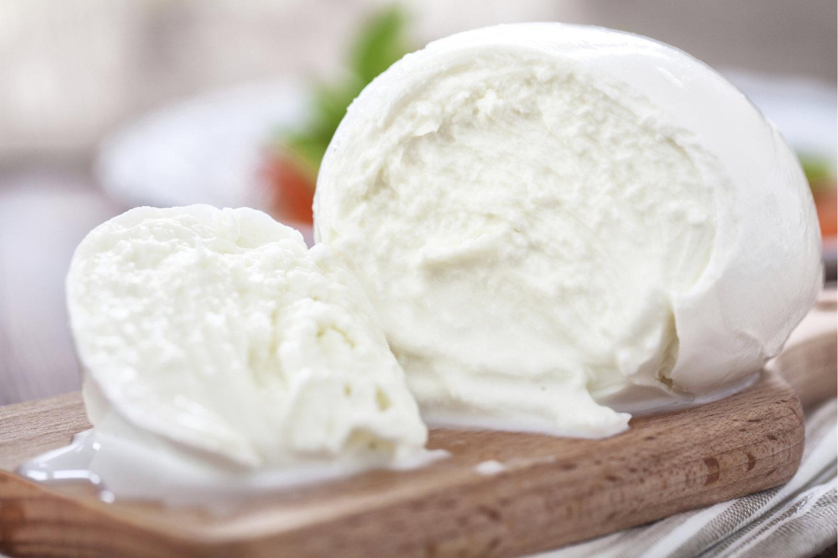 Mozzarella di bufala o fiordilatte: le differenze e la migliore per la pizza