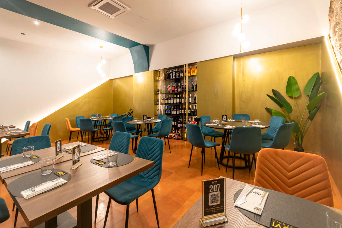 La pizzeria RoVi celebra Napoli con la pizza a ruota di carro