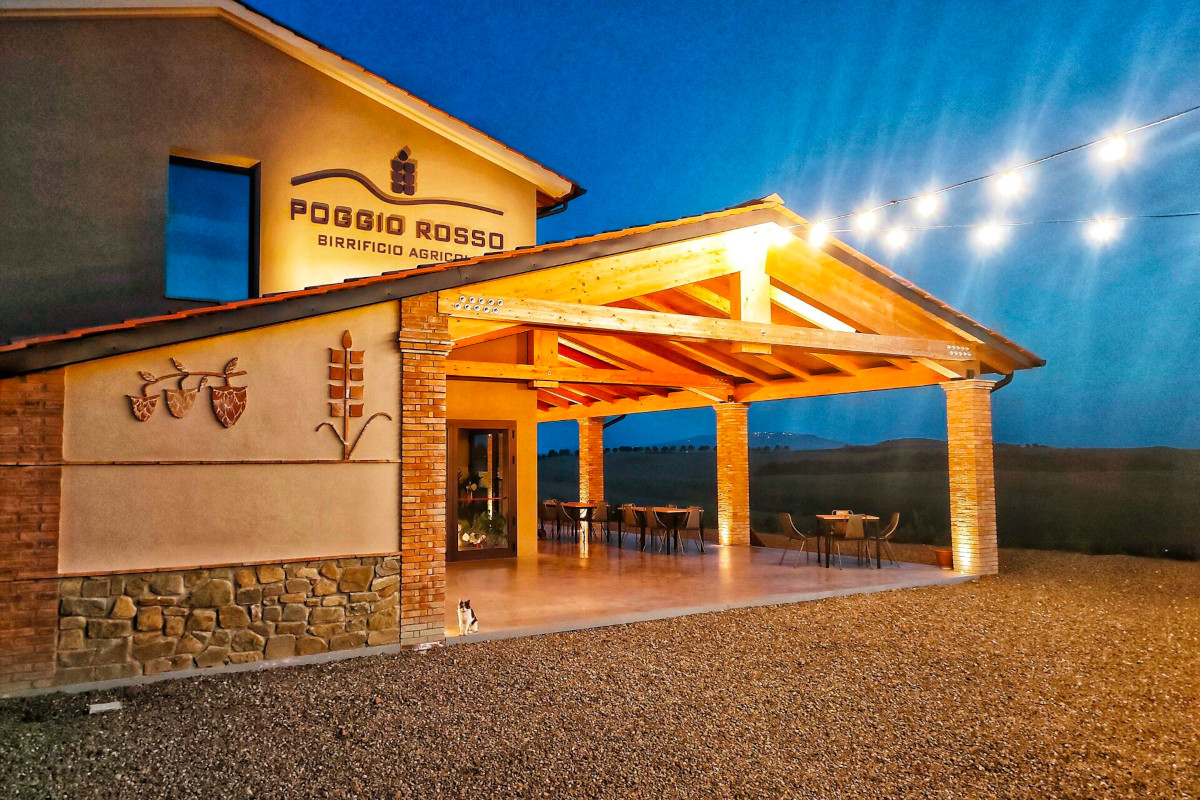 Birrificio agricolo Poggio Rosso Birrificio agricolo Poggio Rosso: dal terreno al bicchiere