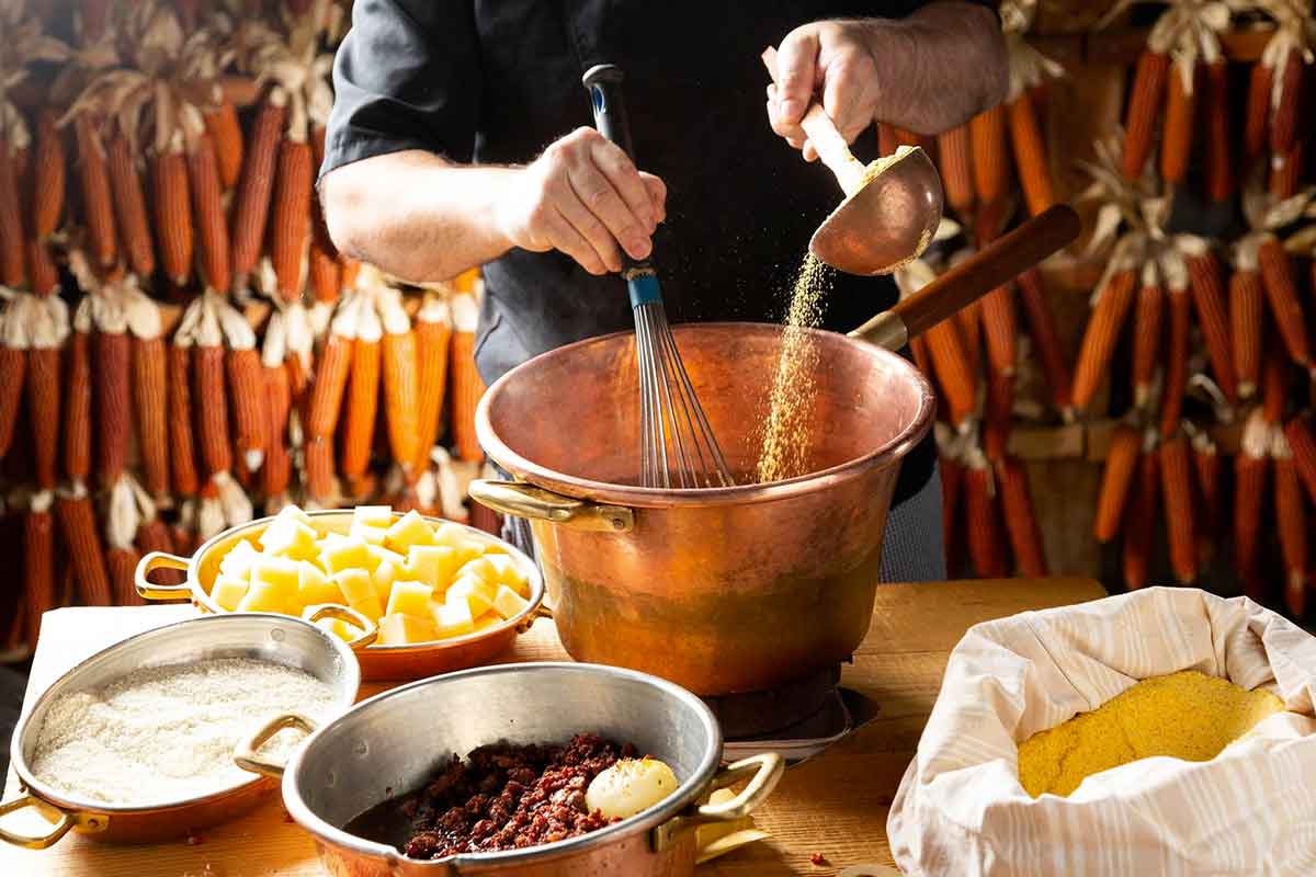 A Storo torna il Festival della Polenta con la supersfida tra i “polentèr”