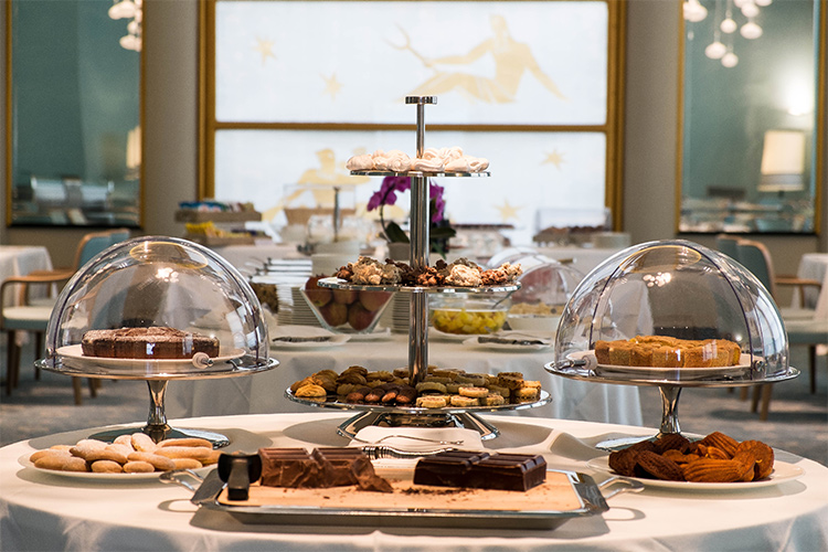 (Prima colazione in hotel Da punto dolente a carta vincente)