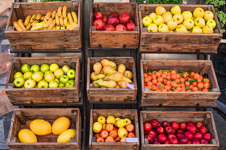 Crisi energetica e cambiamenti climatici fanno schizzare i prezzi di frutta e verdura