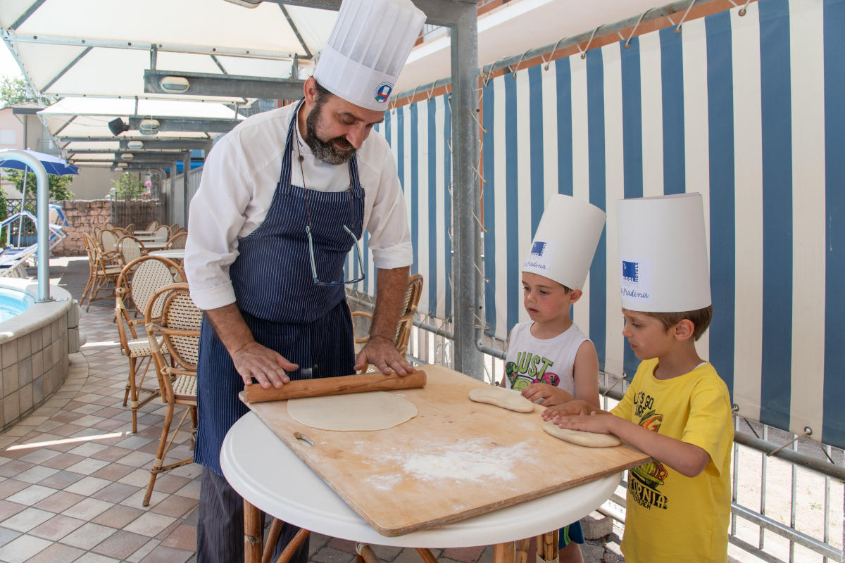 Un laboratorio unico per i più piccoli per imparare la tradizione della piadina Ricci Hotels: sulla riviera romagnola cinque strutture per vacanze per ogni gusto