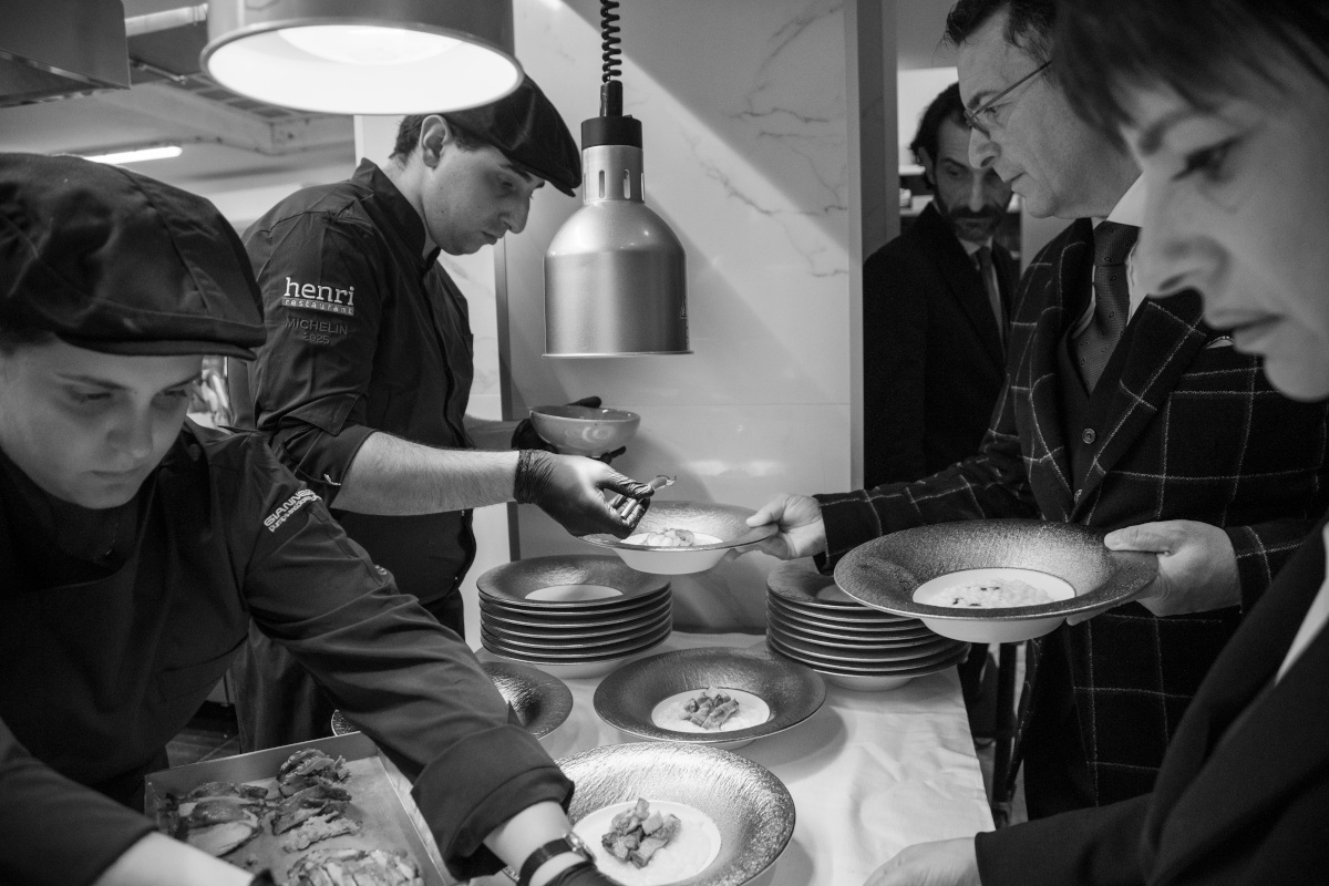 Cosa rende unico Henri Prosperi? Una cena che diventa racconto, tra Champagne e Cognac