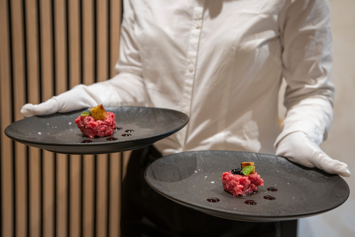 Cosa rende unico Henri Prosperi? Una cena che diventa racconto, tra Champagne e Cognac