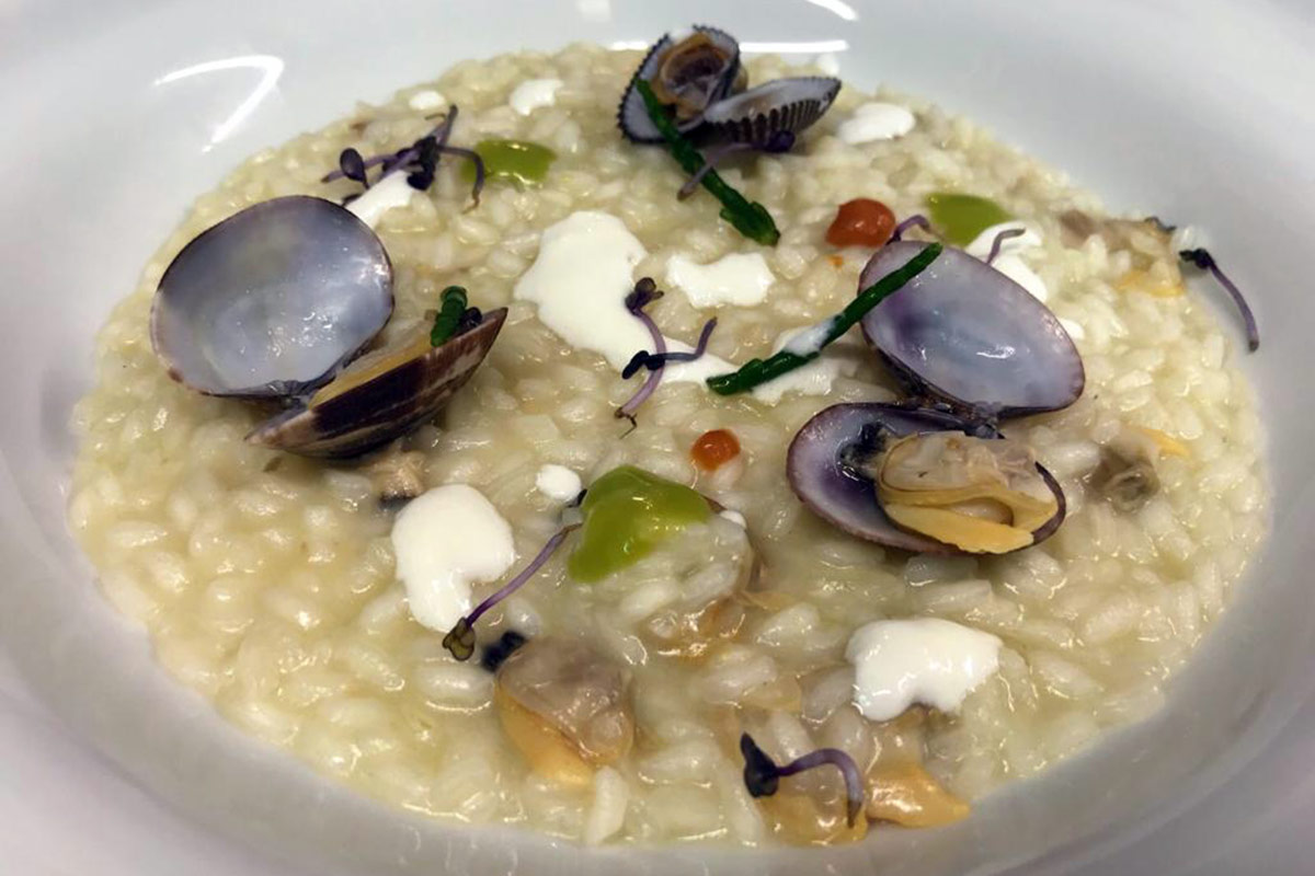 Risotto, vongole, salicornia e burrata