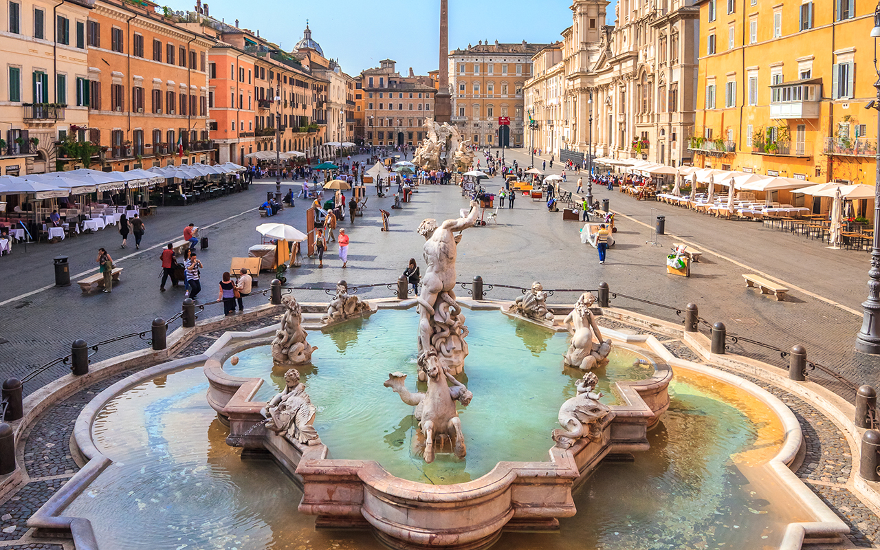 Anche a Roma scoppia la battaglia dei tavolini. Il motivo? Il codice della strada Anche a Roma è battaglia sui dehors e i tavolini all'aperto