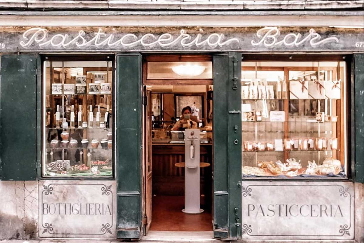 La storica pasticceria Rosa Salva a Venezia Anche il brand Rosa Salva nell'elenco de marchi storici