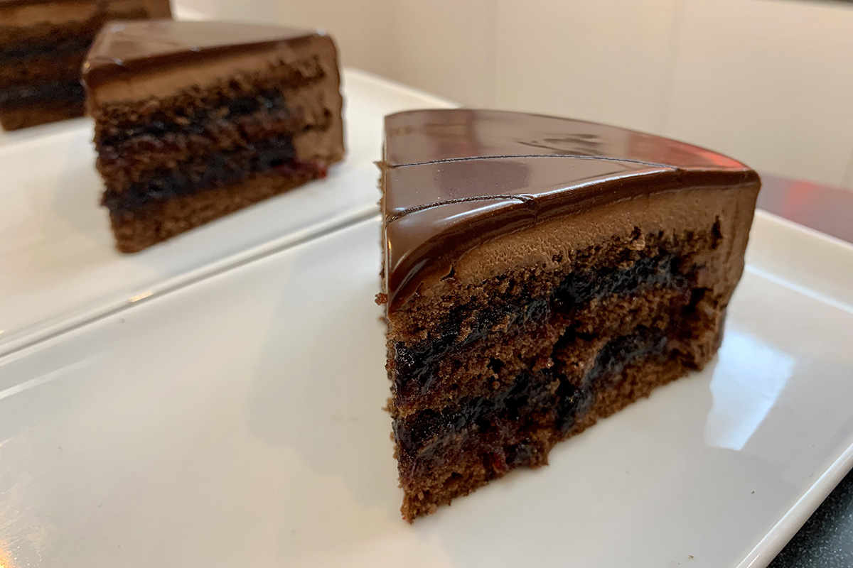 La torta Sacher della Pasticceria Vago Erba Julius Meinl, da 160 anni sempre al vertice