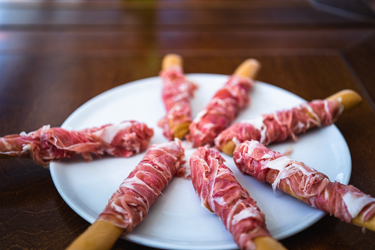 Prosciutto San Daniele Dop e grissini Alla scoperta del Friuli Venezia Giulia, dai colli fino a Trieste