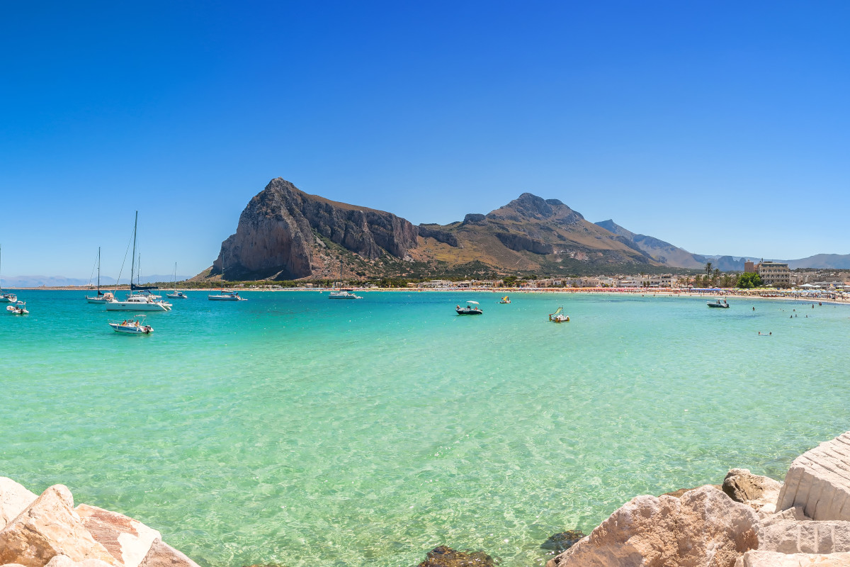 Cinque spiagge da non perdere se viaggi in Sicilia quest'estate