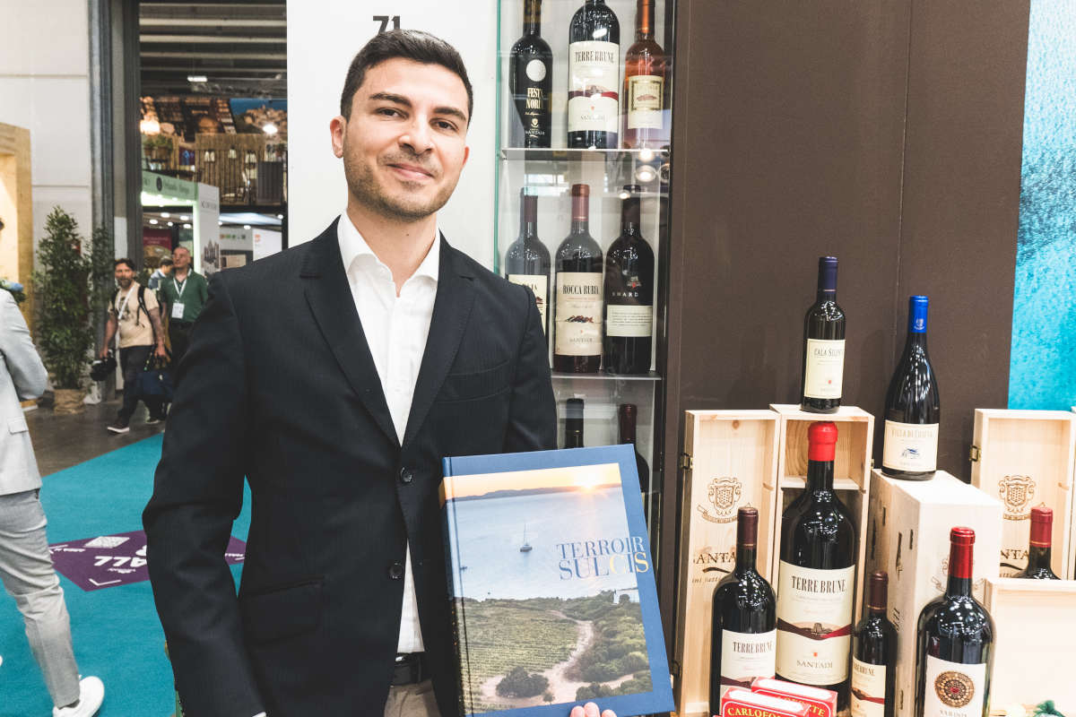 La Sardegna enologica tra accoglienza e vitigni autoctoni riscoperti