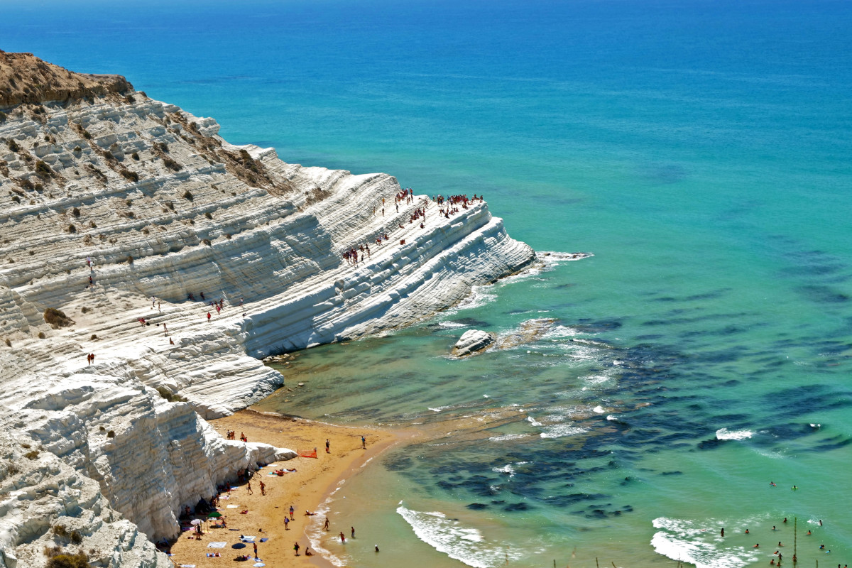 Cinque spiagge da non perdere se viaggi in Sicilia quest'estate