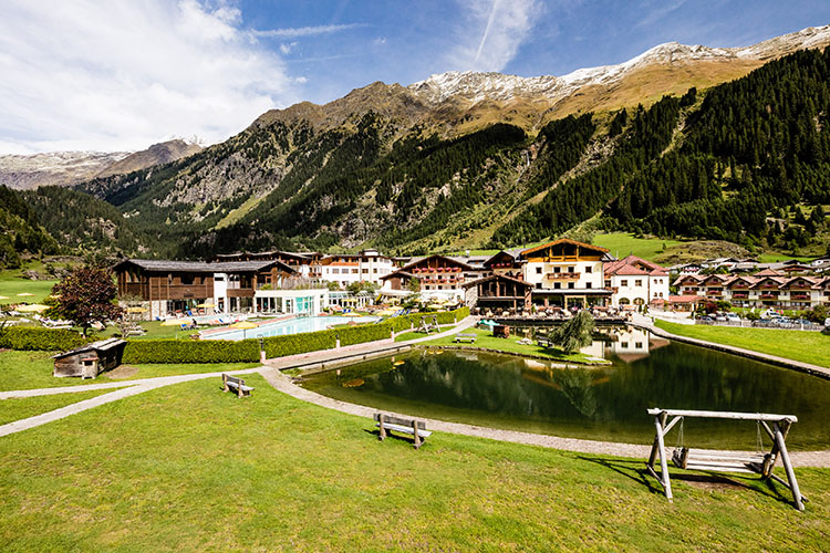 Lo Schneeberg Family Resort & spa offre spazi ed esperienze che soddisfano le esigenze di tutta la famiglia Fuga nella natura con divertimento? Riapre l’Hotel Schneeberg