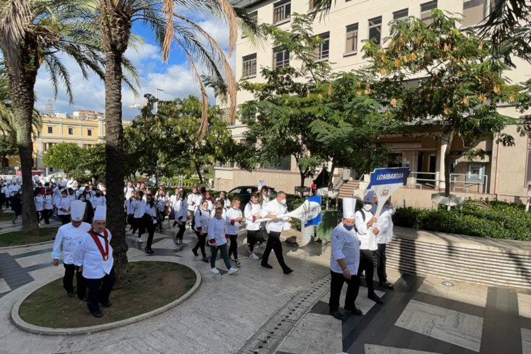 Sfilano i cuochi  Festa Nazionale del Cuoco: in 700 sfileranno per le vie di Brescia