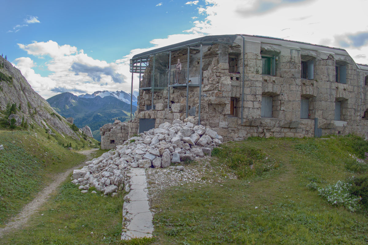 Cortina e le Dolomiti: attività all'aperto tra i segreti dei sentieri della Grande Guerra Cortina e le Dolomiti: attività all'aperto tra i segreti dei sentieri della Grande Guerra