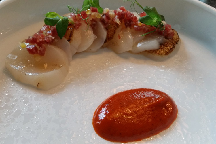 Ogni marted&igrave; da Sine gli under 25 possono provare un menu a 35 euro (Sine, il ristorante gastrocratico di Roberto Di Pinto a Milano)